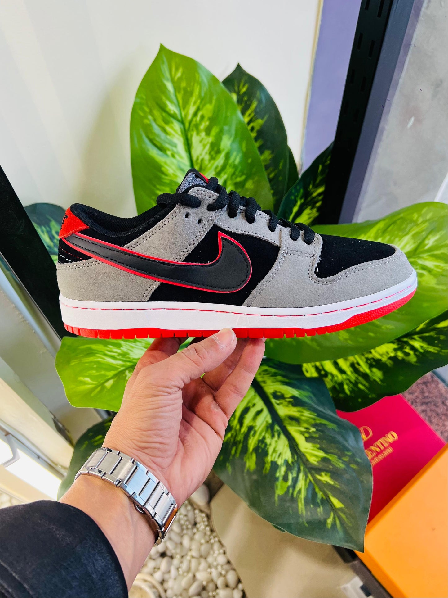 Shoes Nike sb dunk grey red matching