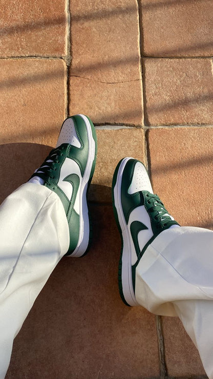 Shoes nike sb dunk green white